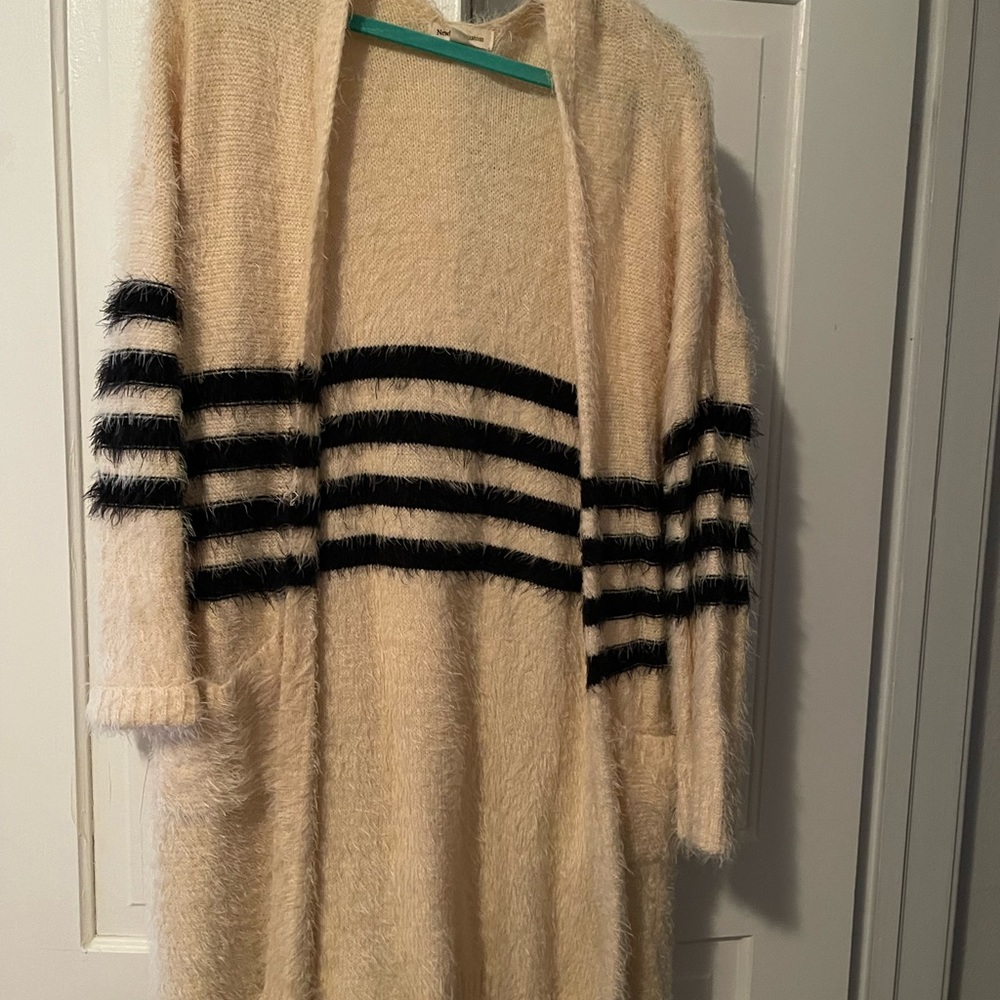 Long sweater cardigan style